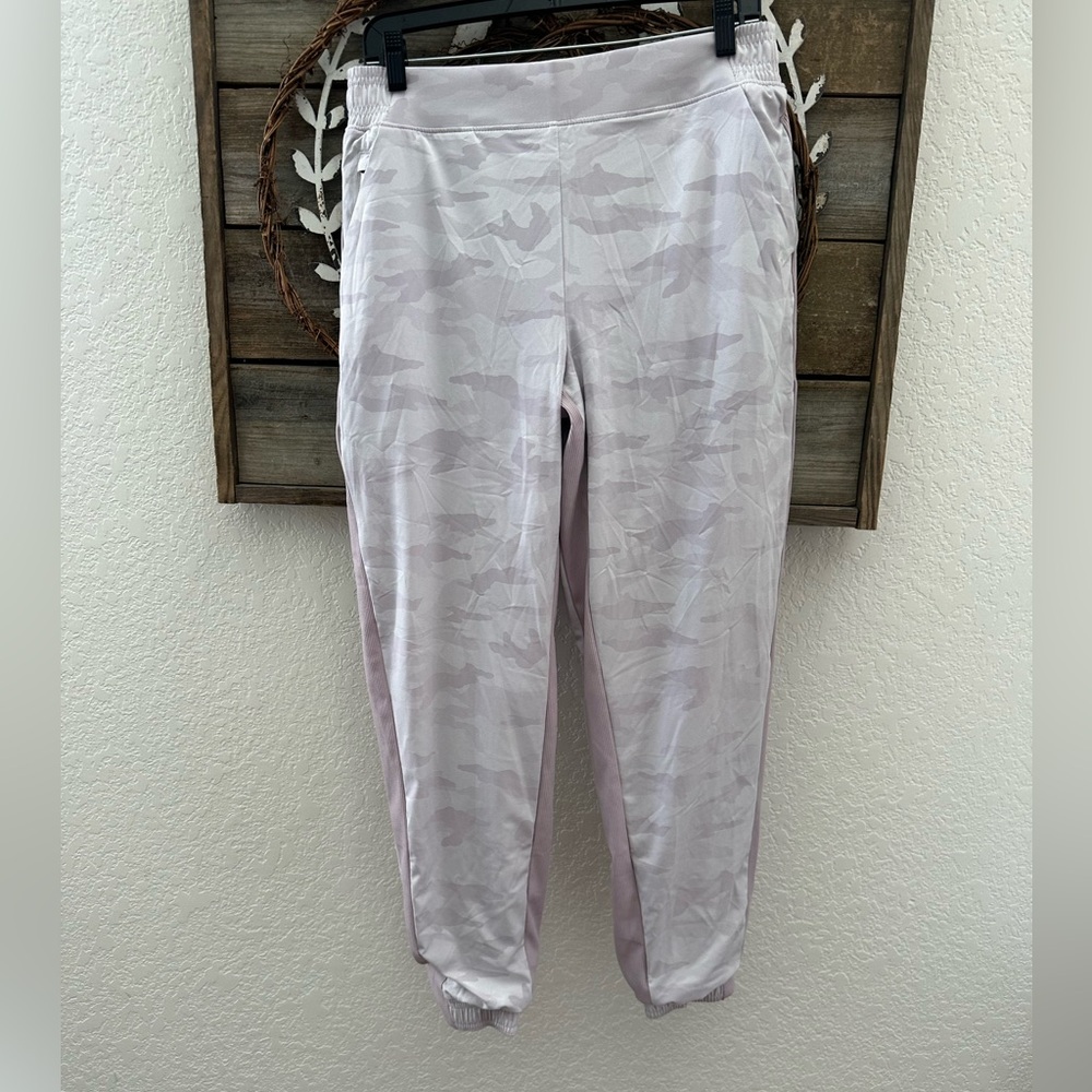 Athleta Brooklyn lined‎ camo joggers pastel purple ladies size 10